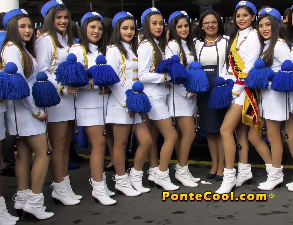 U. E. Ambato Desfile del 12 de Noviembre de 2019