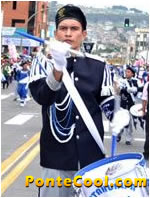 Colegio Tecnico Atahualpa en el Desfile del 12 de noviembre del 2013