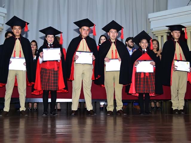 Graduaci&oacute;n en la Unidad Educativa Bol&iacute;var Promoci&oacute;n 2019 (Colegio Bol&iacute;var)