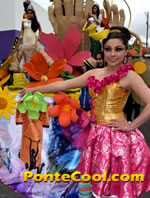 Colegio Ambato Desfile de la Fiesta de la fruta y de las flores Ambato 2015
