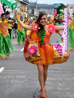 Colegio Bol&iacute;var Desfile de la Fiesta de la fruta y de las flores Ambato 2015