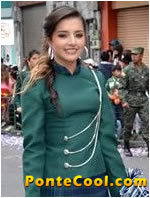 Participacion del Colegio Indoam&eacute;rica en el Desfile del 12 Noviembre de 2013 en Ambato