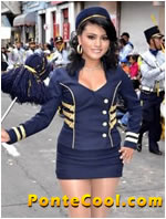 Participacion del Colegio Rumi&ntilde;ahui en el Desfile del 12 Noviembre de 2013 en Ambato