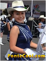 Colegio Simon Bolivar Desfile de la Confraternidad Fiestas de Quito 2013