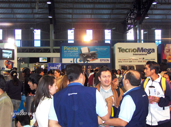 MIles de Visitantes en la Compu 2007